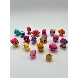 Hatchimals Lot of 18 Mixed Figures Toy